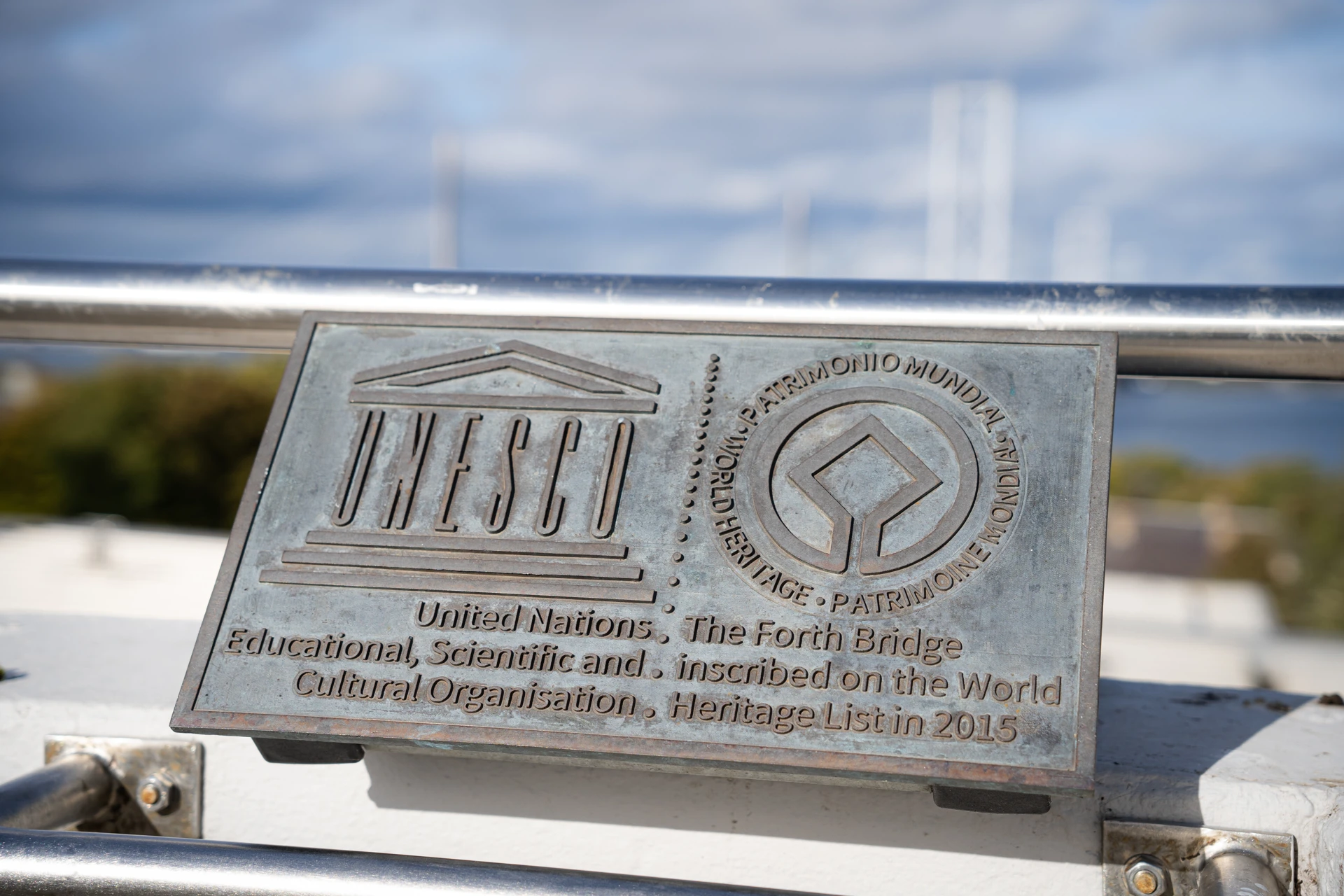 Background image - UNESCO Sign (1)