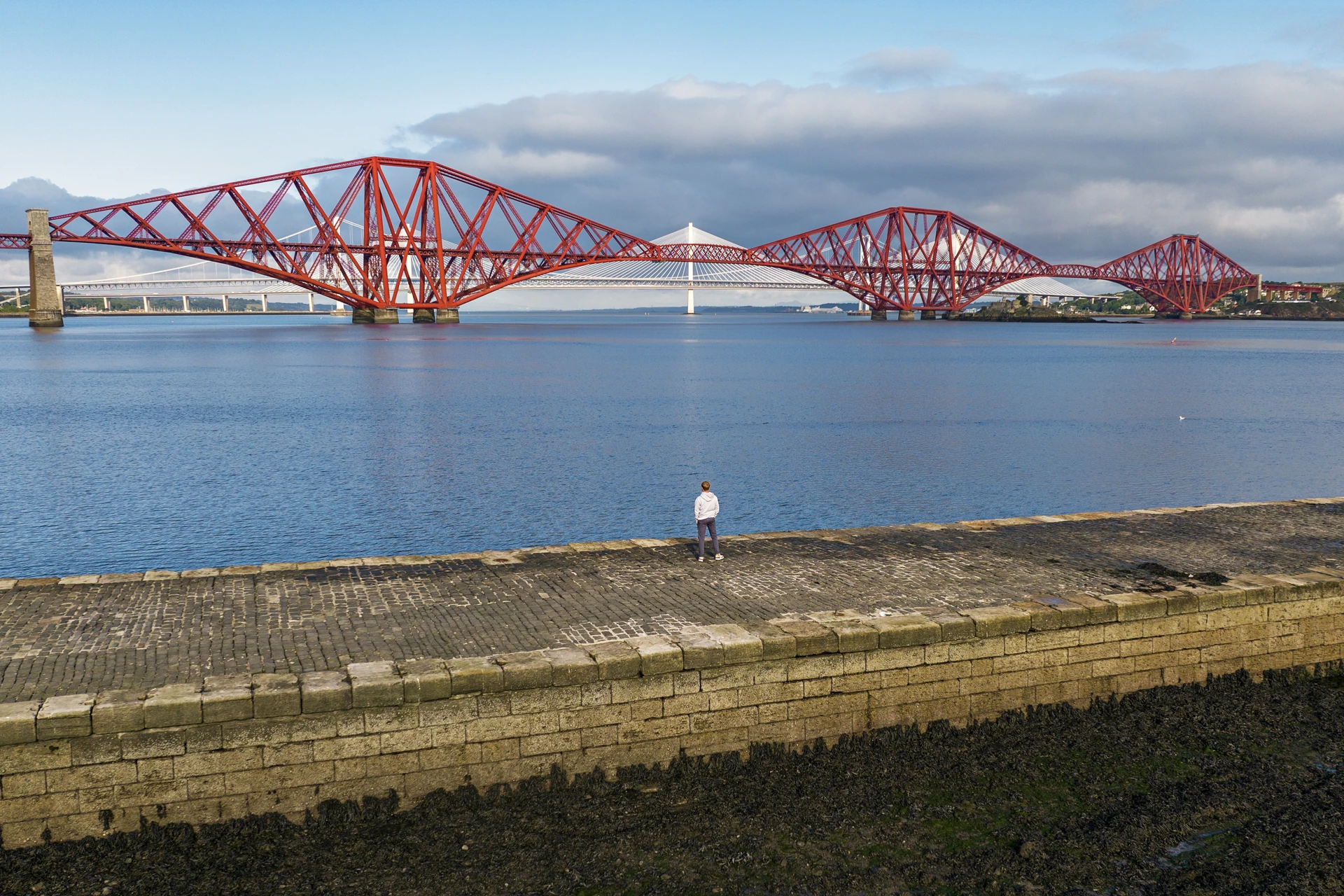 Background image - Visitscotland Forth Bridges 1