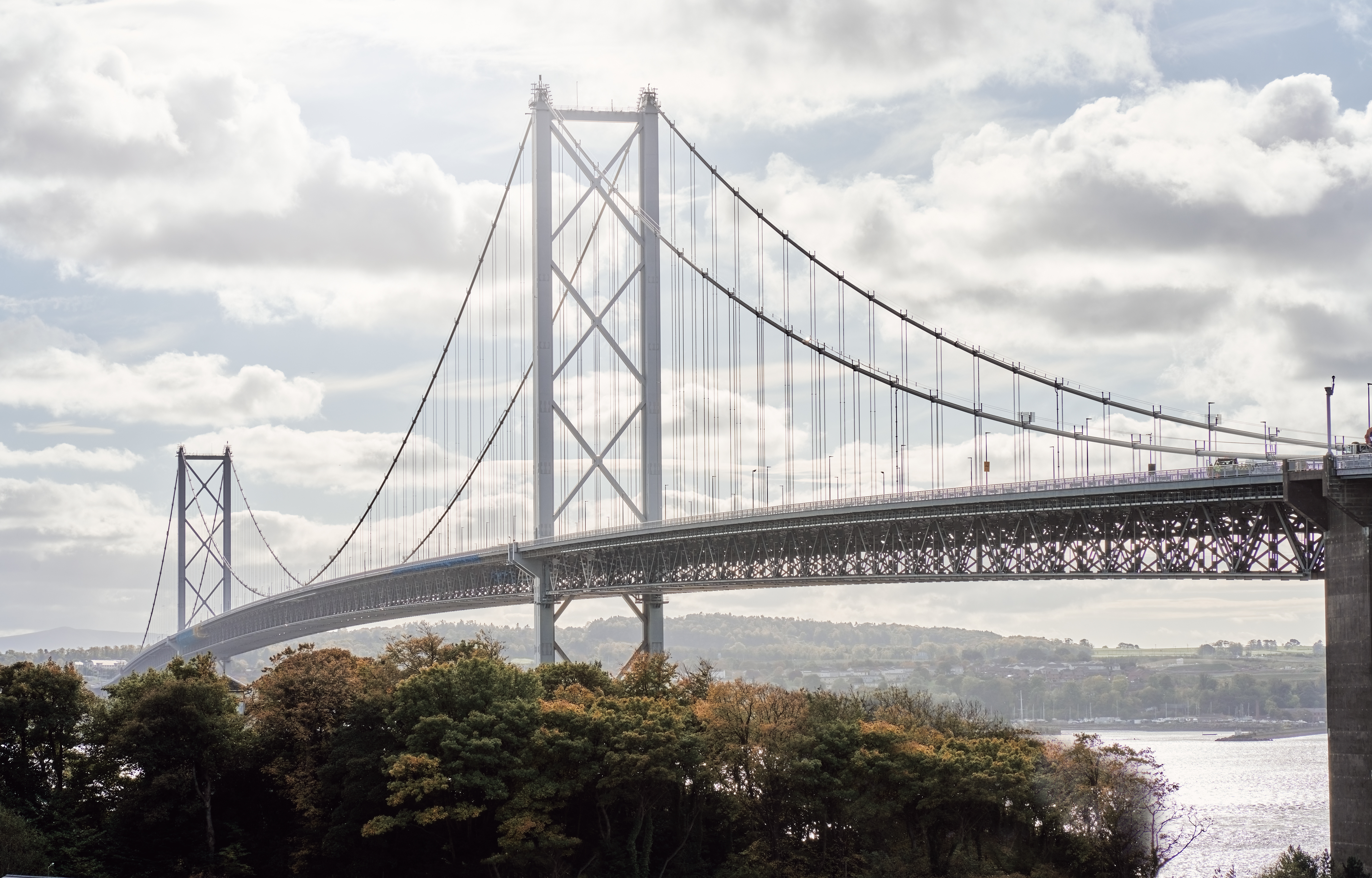 Forth Road Bridge Ready to Reopen to HGVs